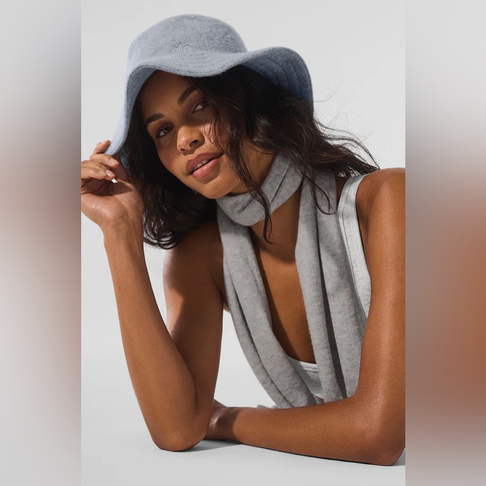 ALO YOGA | ✨NEW✨ Merino Wool Bucket Hat in Hazy Heather Grey